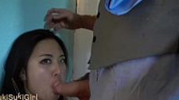 ดูด่วน! หนังเอ็กนางแบบหุ่น pornstar สาวเอเชียถูกควยยัดปากเต็มๆ ดุ้นใหญ่ไม่ใช่เล็ก ดูดเซ็กจัดจนอยากแตกปาก